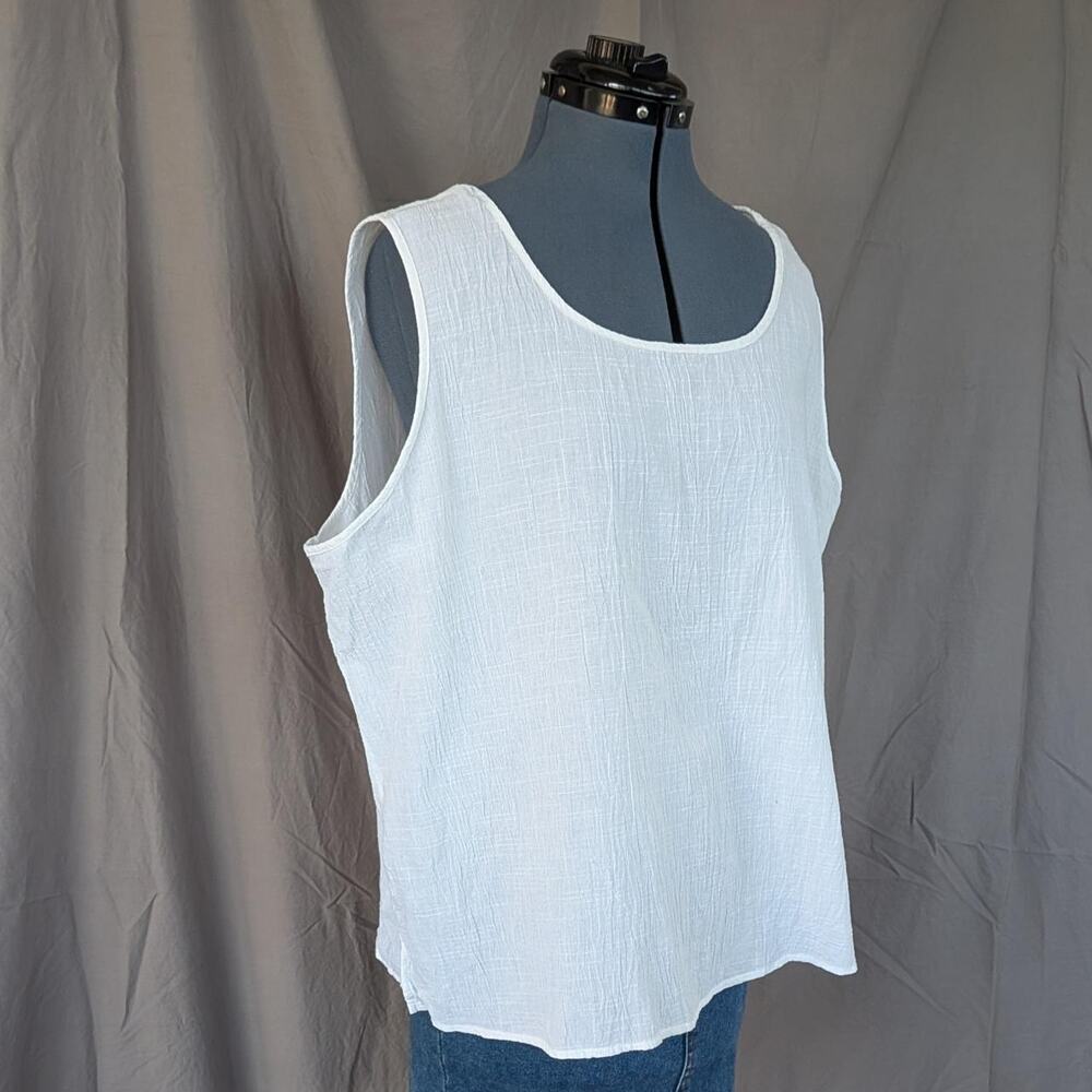 White 100% cotton textured sleeveless tank by Susan Graver, size 2X